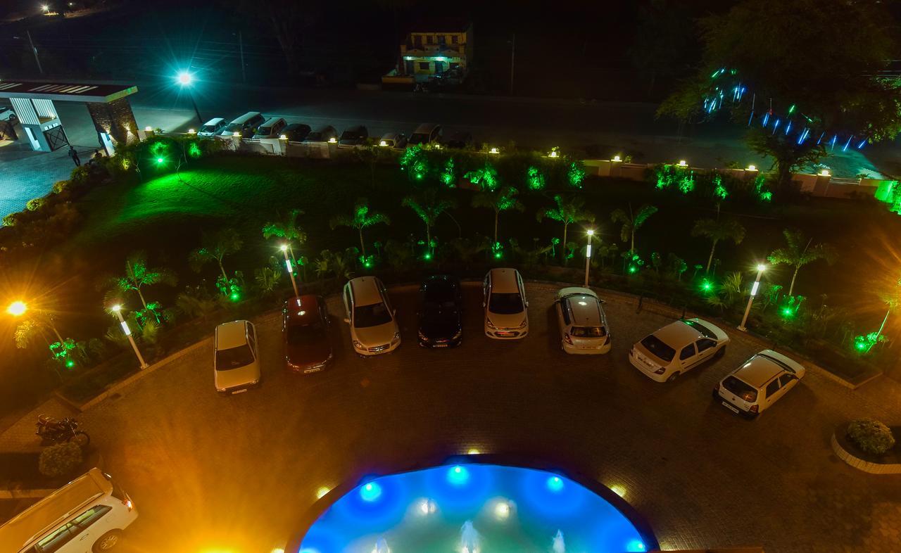 Hotel Atharva Ujjain Exterior photo