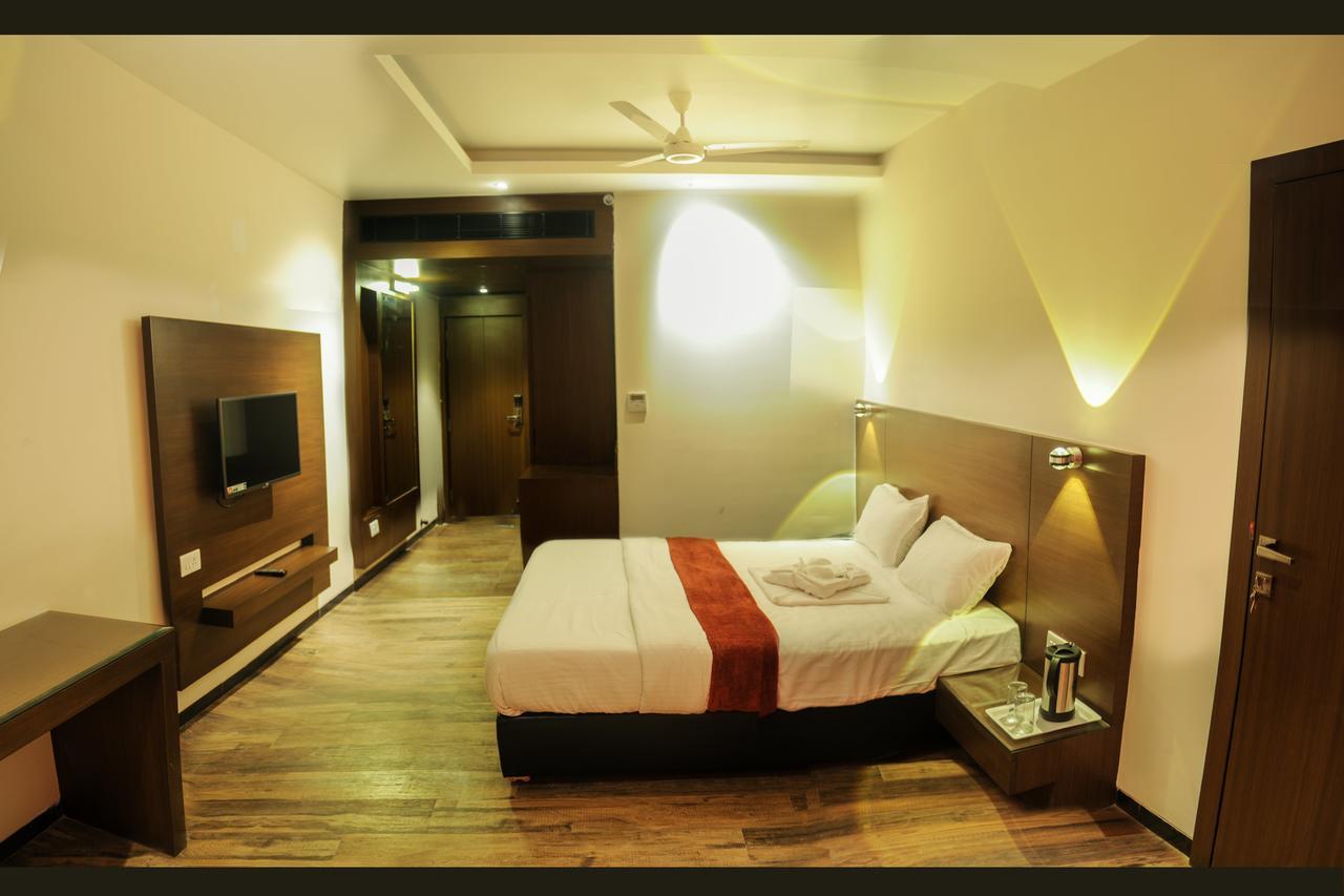Hotel Atharva Ujjain Exterior photo